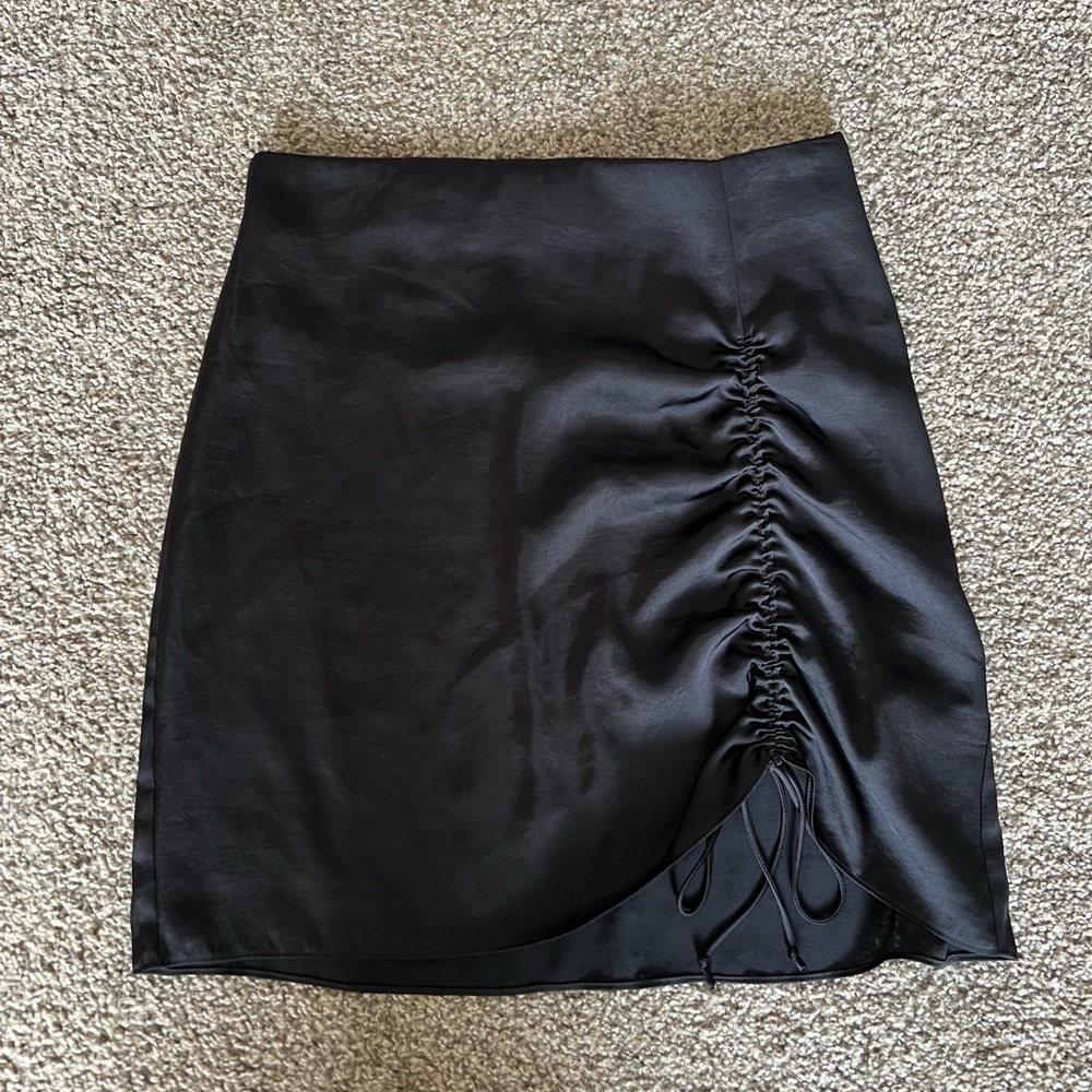 Aritzia Wilfred Satin Black Skirt
